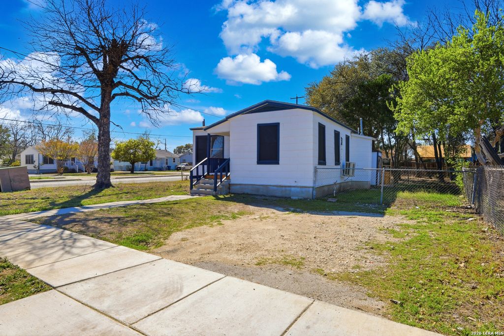 Photo of 863 Cavalier, San Antonio, TX 78225 (MLS # 1948829)