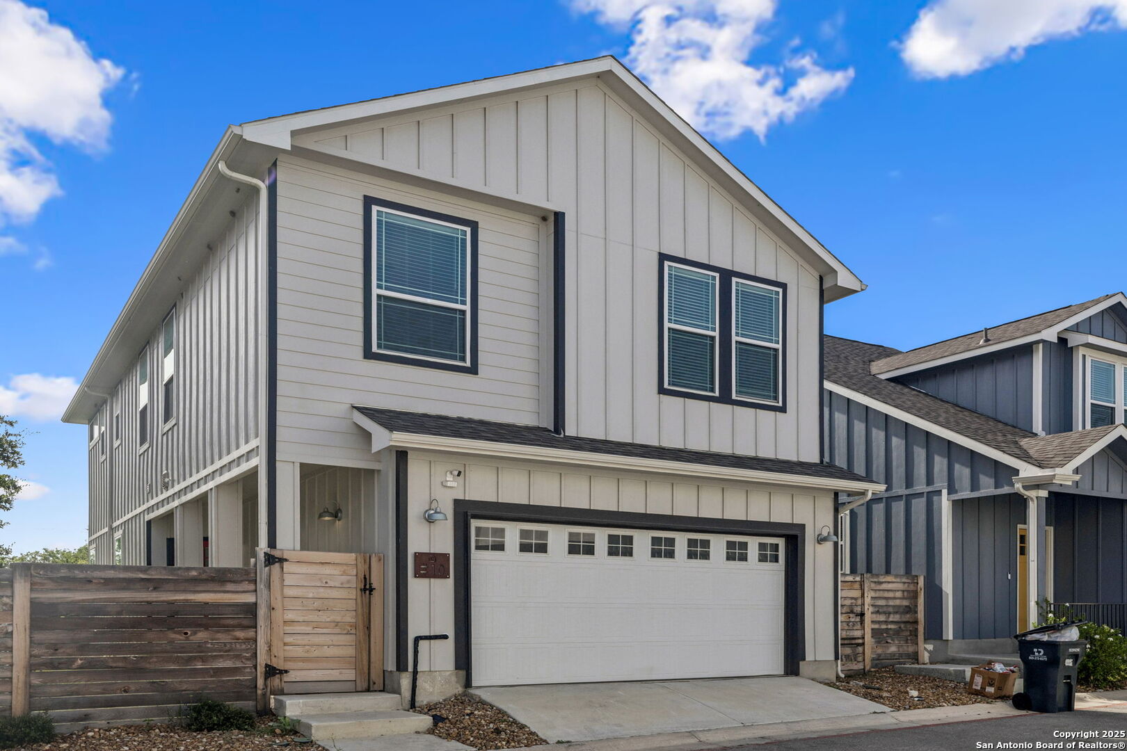1511 E Sandalwood Ln #10