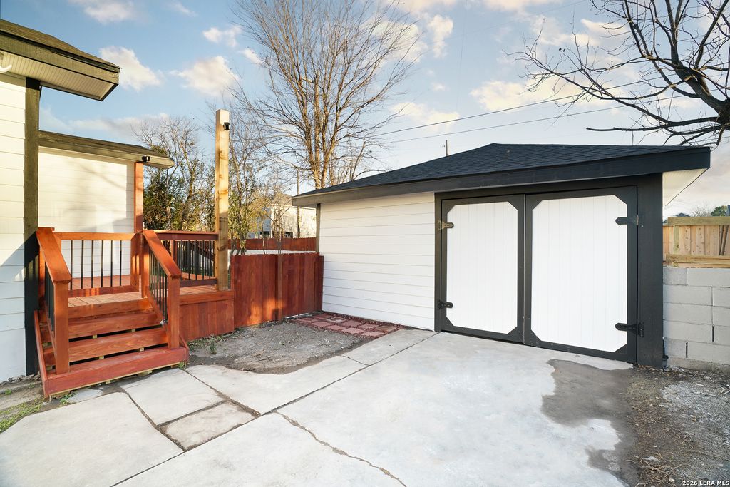 Photo of 1222 Hays, San Antonio, TX 78202 (MLS # 1946463)