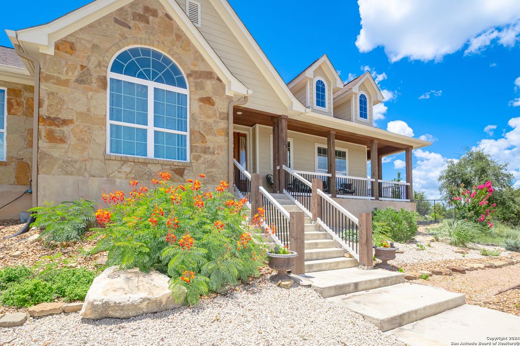 Photo of 924 RHINESTONE, Canyon Lake, TX 78133 (MLS # 1917250)