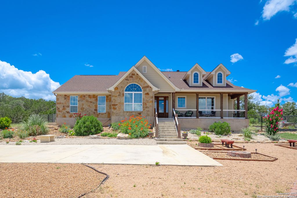 Photo of 924 RHINESTONE, Canyon Lake, TX 78133 (MLS # 1917250)