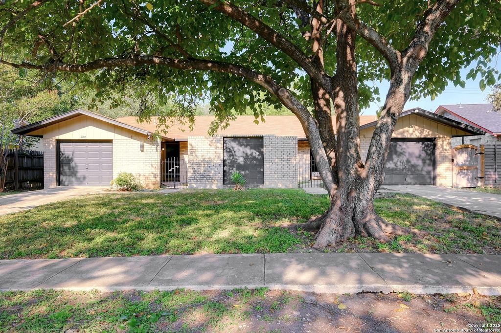 Photo of 2107 Darwin Dr, San Antonio, TX 78228 (MLS # 1898125)