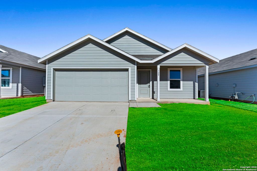 Photo of 129 Alameda Dr, Fredericksburg, TX 78624 (MLS # 1934678)