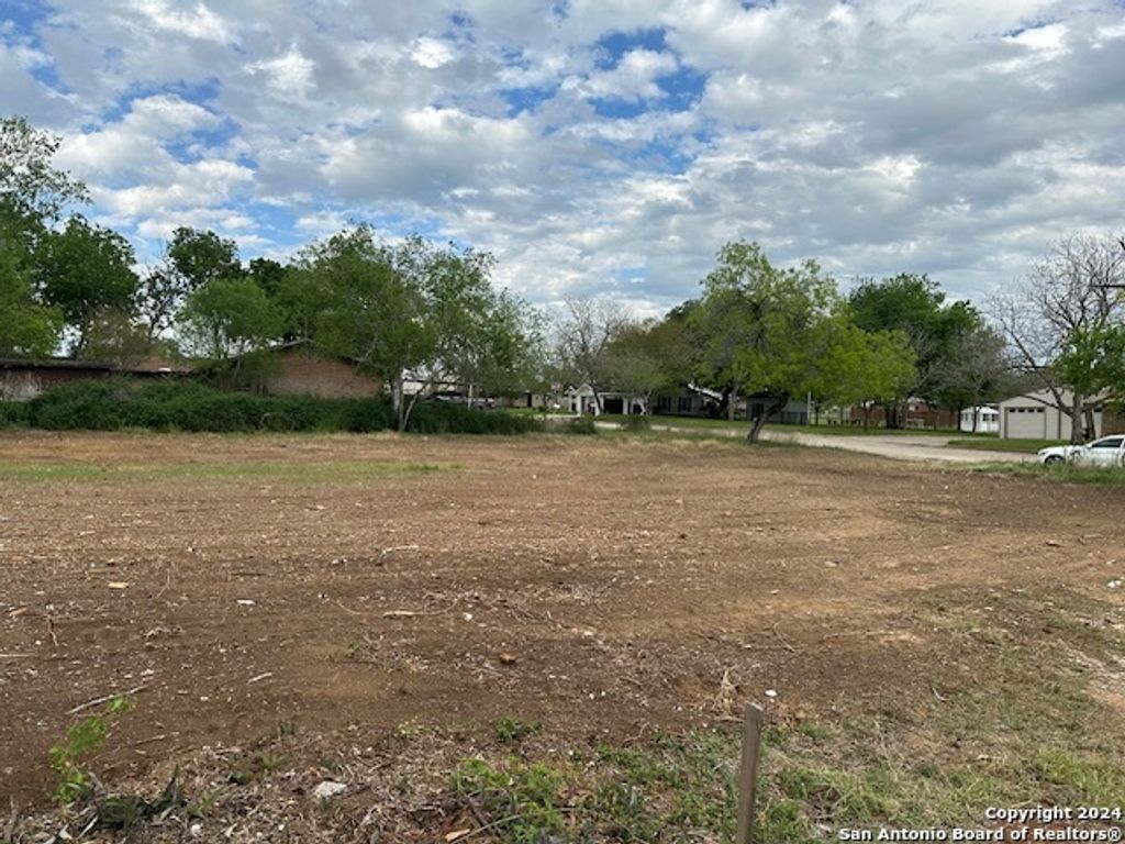 View Dowdy Real Estate, LLC's Homes for Sale Dowdy Real Estate, LLC