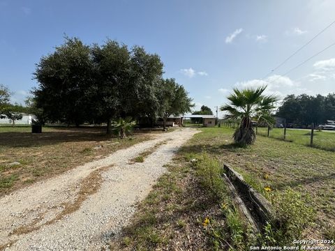 A home in Floresville