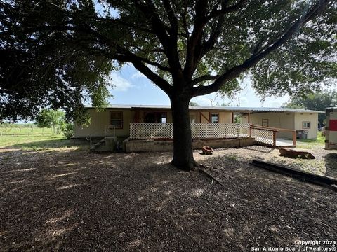 A home in Floresville