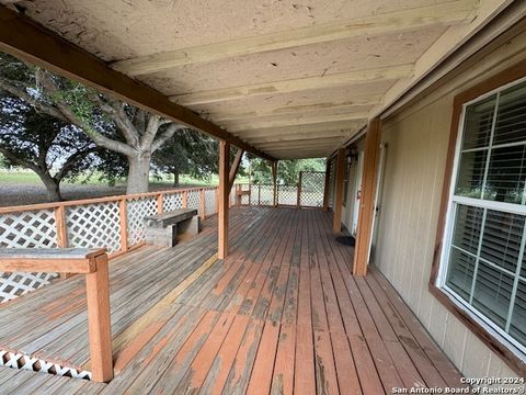 A home in Floresville