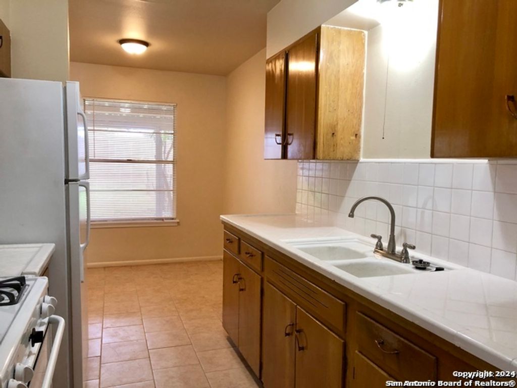 Photo of 2738 NACOGDOCHES RD, San Antonio, TX 78217 (MLS # 1913991)
