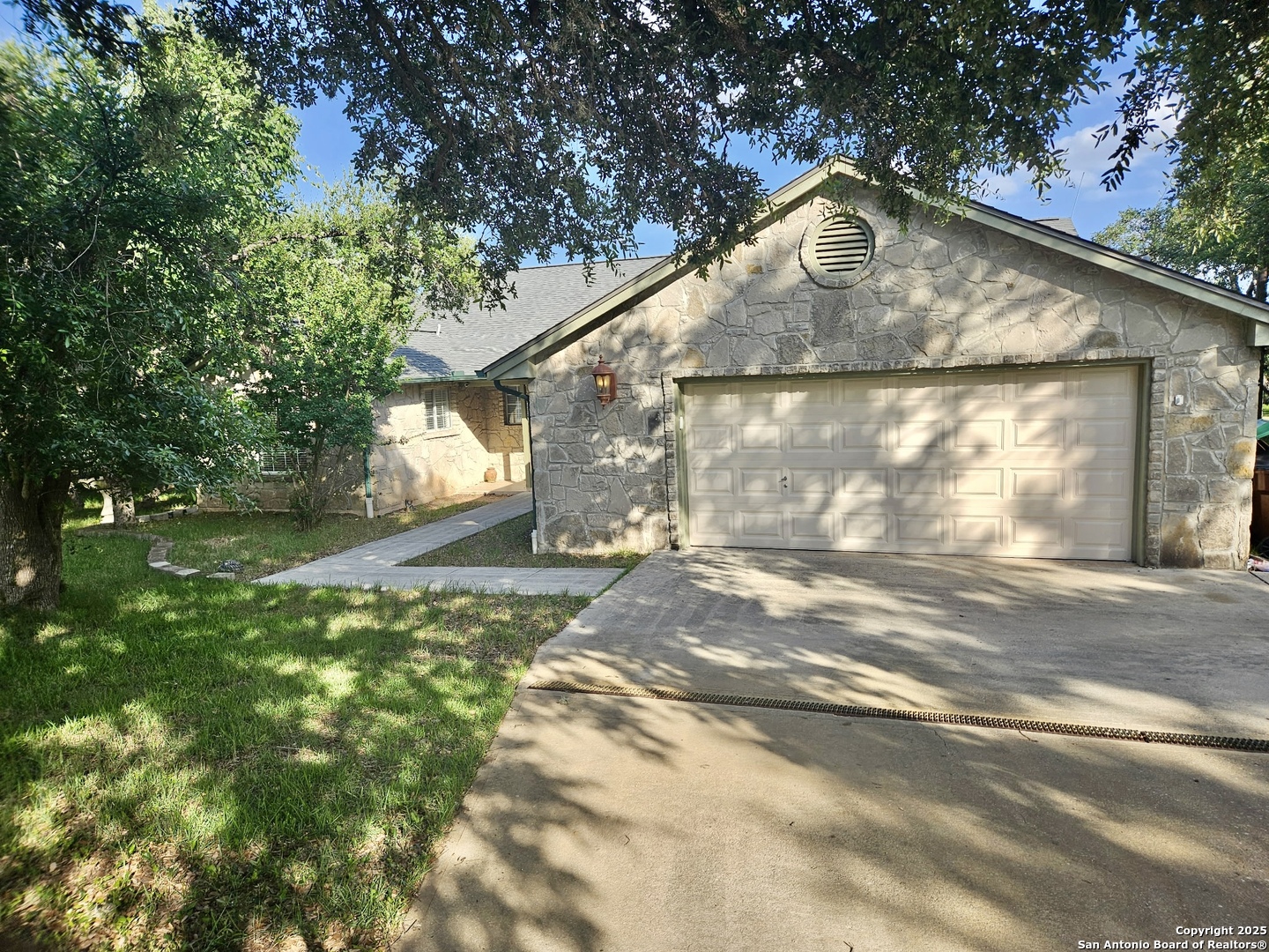 740 Deer Cross Ln