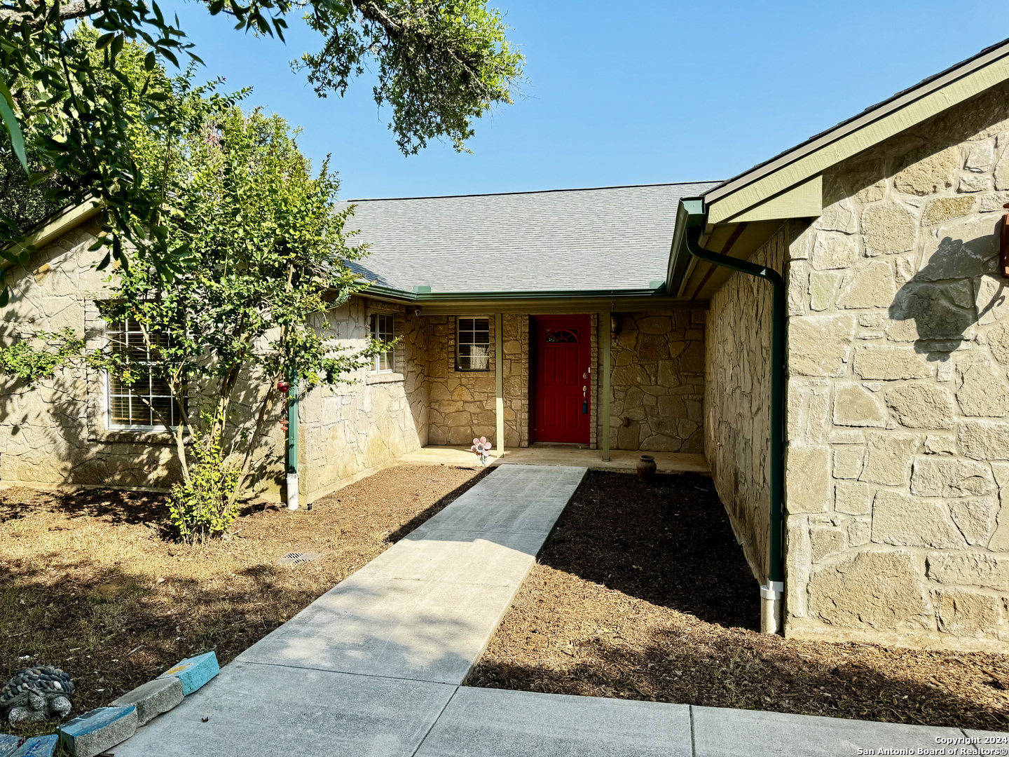 740 Deer Cross Ln
