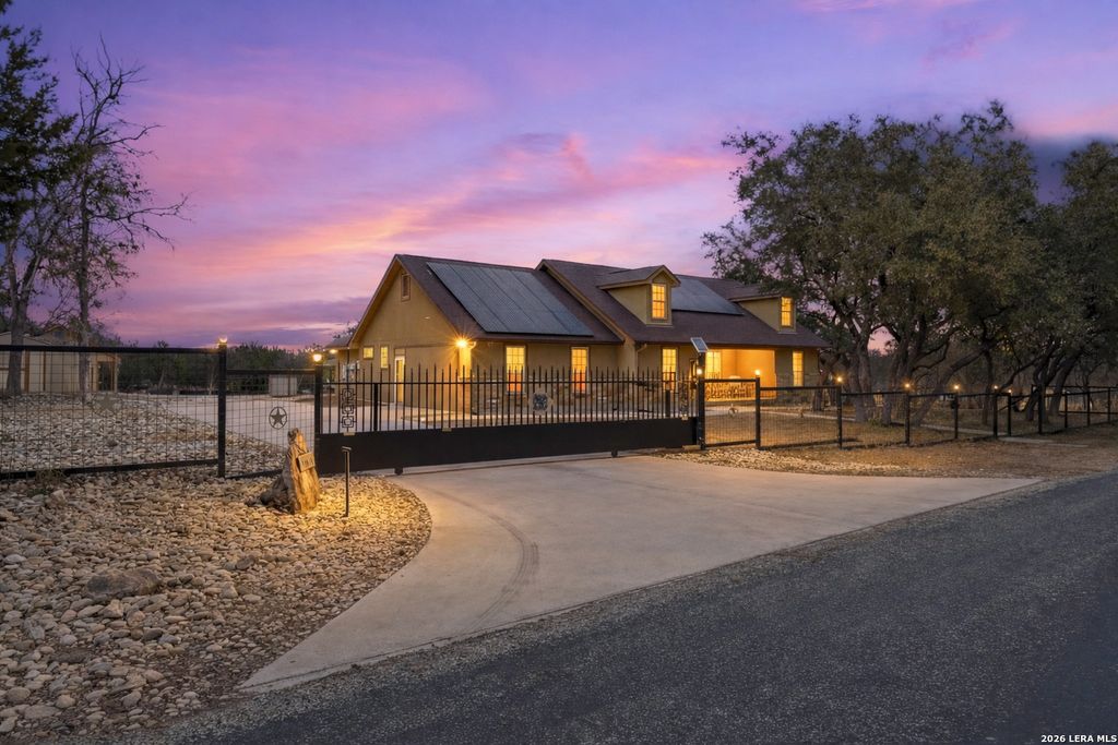 Photo of 11419 Baxtershire, Helotes, TX 78023 (MLS # 1939553)