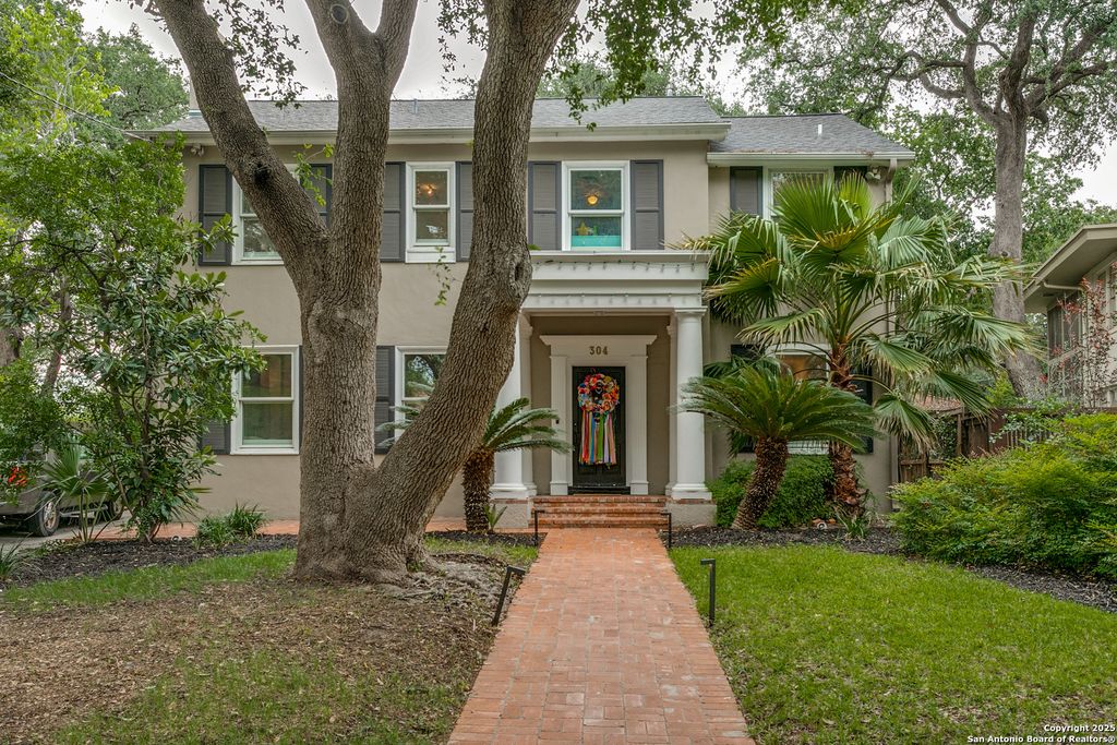Photo of 304 Kennedy Ave, San Antonio, TX 78209 (MLS # 1862362)