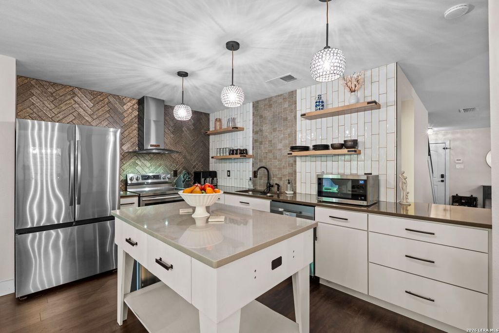 Photo of 11036 Kimes Park Dr, San Antonio, TX 78249 (MLS # 1954463)