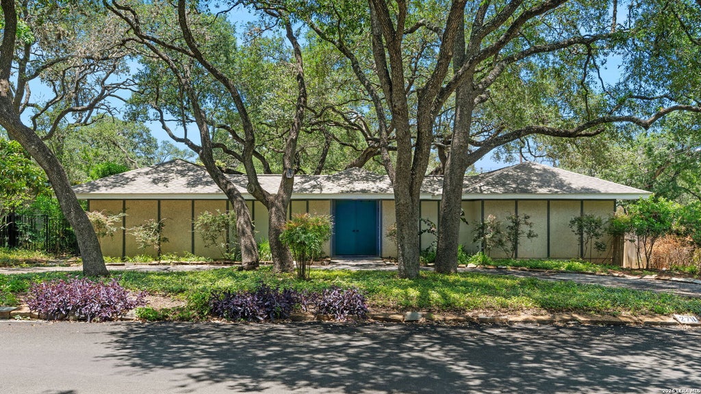 Photo of 279 ROCKHILL DR, San Antonio, TX 78209 (MLS # 1994369)