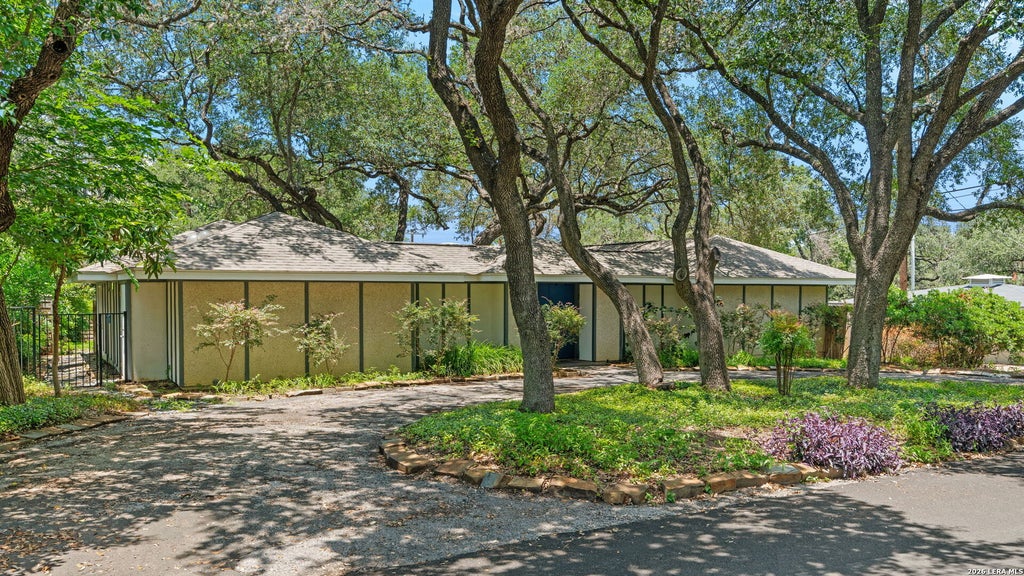 Photo of 279 ROCKHILL DR, San Antonio, TX 78209 (MLS # 1994369)
