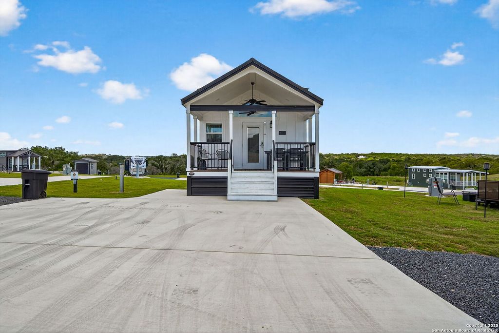 Photo of 5386 Ranch Road 1376 #19, Fredericksburg, TX 78624 (MLS # 1892785)