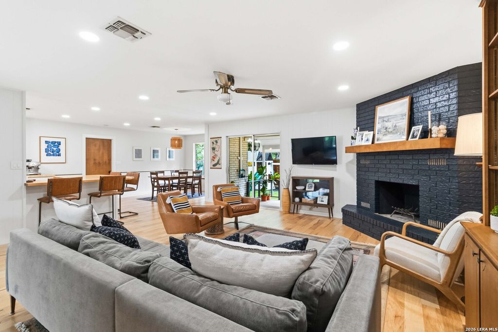 Photo of 534 Beverly Ln, New Braunfels, TX 78130 (MLS # 1991297)