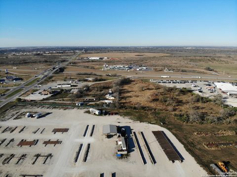 4550 E STATE HIGHWAY 97 Pleasanton TX 78064