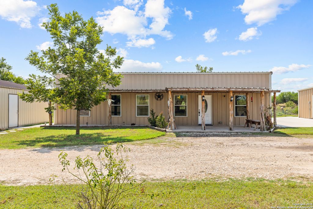 Photo of 2151 Old Lehmann Rd, Seguin, TX 79155 (MLS # 1899077)