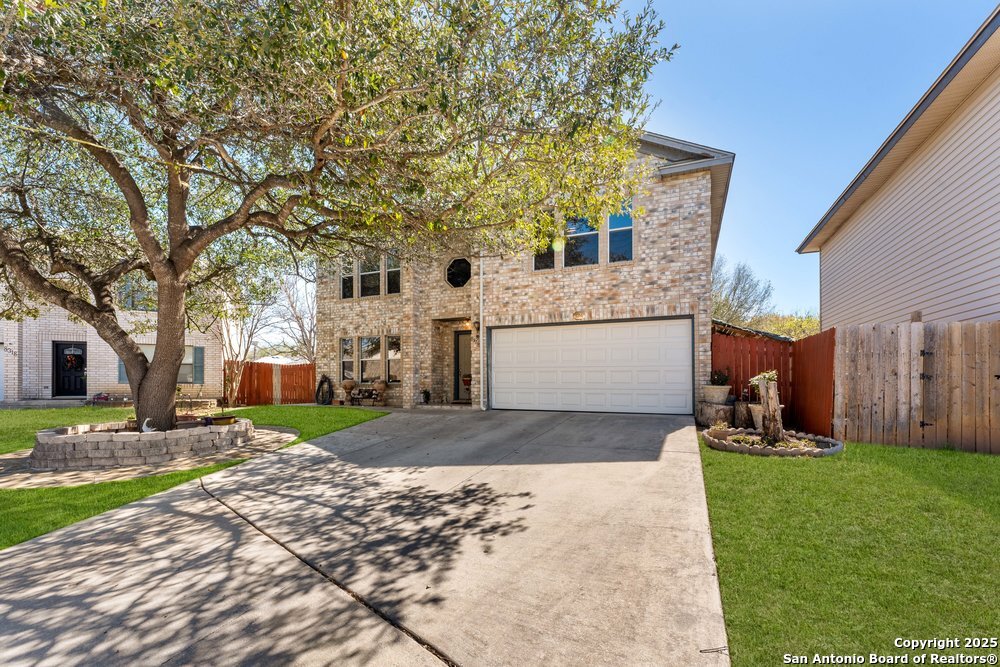 8316 Border Knoll