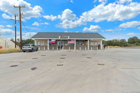 6325 BANDERA RD Leon Valley TX 78238