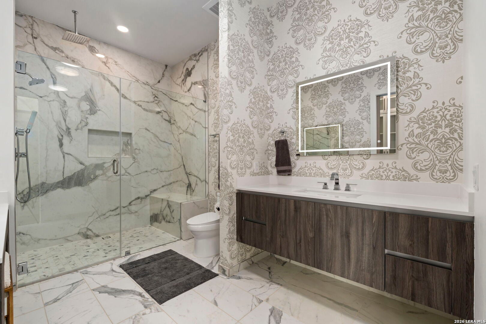 123 Lexington APT 1703
