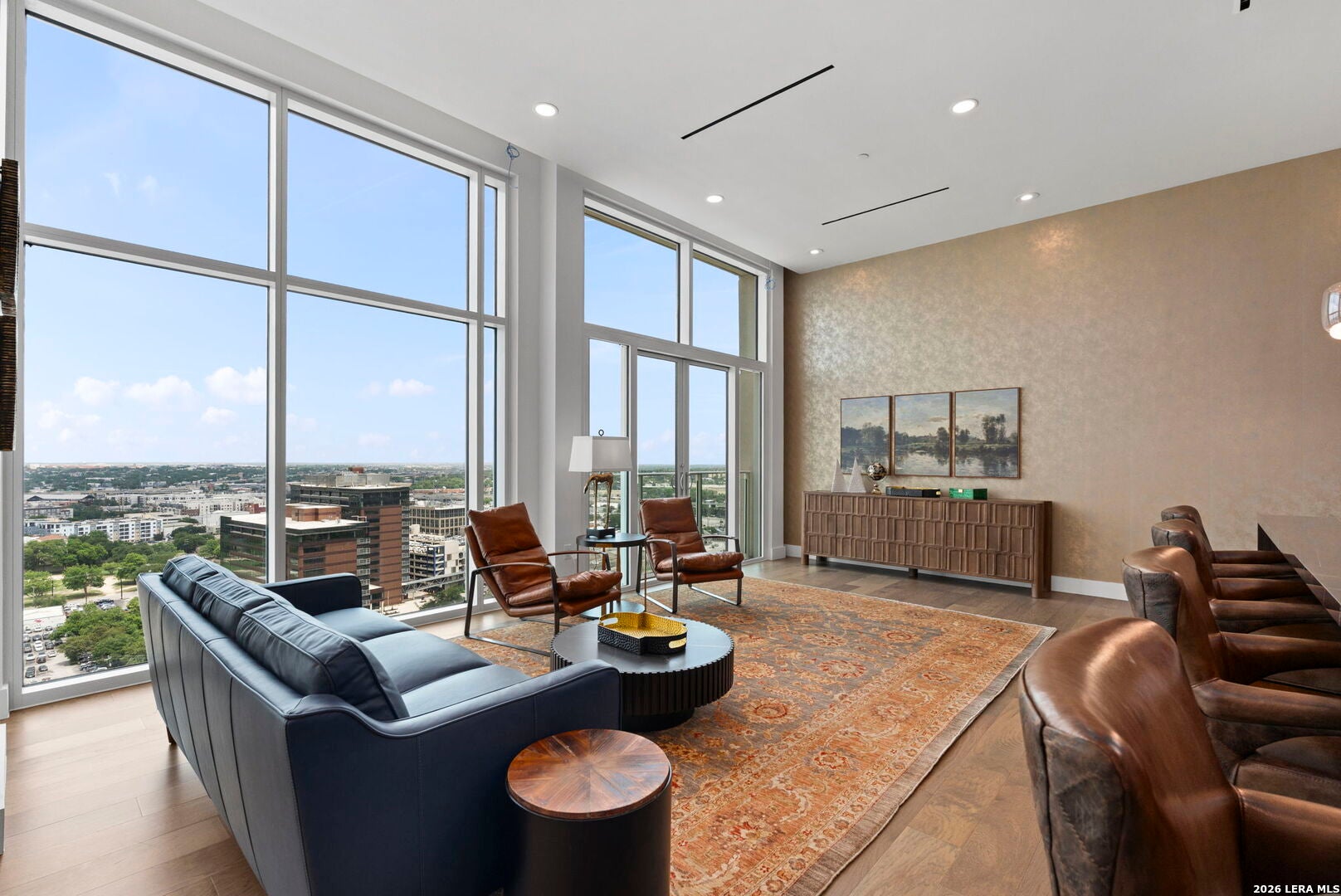123 Lexington APT 1703