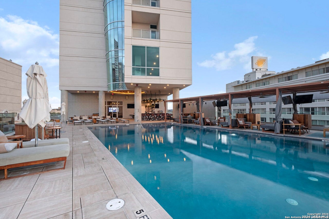 123 Lexington APT 1703