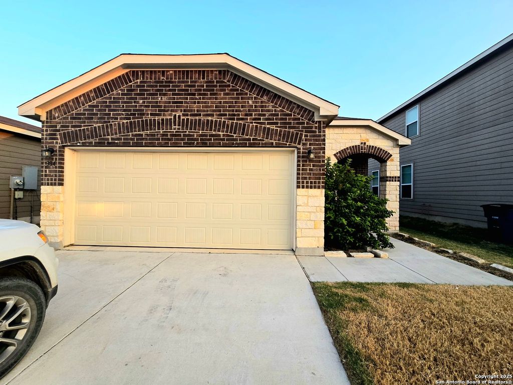 Photo of 334 MISTFLOWER, New Braunfels, TX 78130 (MLS # 1921563)