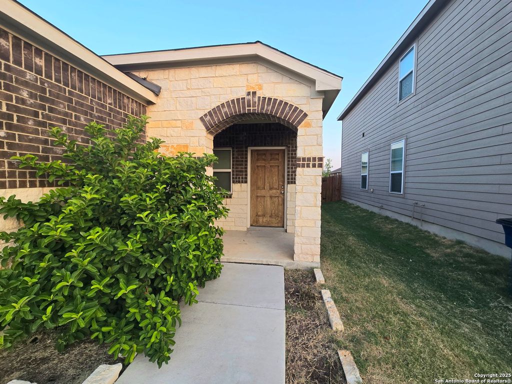 Photo of 334 MISTFLOWER, New Braunfels, TX 78130 (MLS # 1921563)