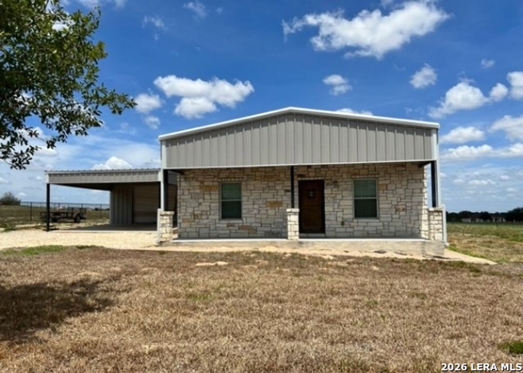 Photo of 429 Quail Hollow Dr, Adkins, TX 78101 (MLS # 1958941)