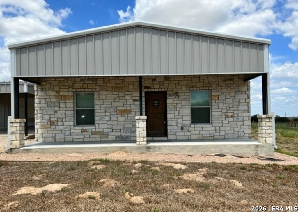 Photo of 429 Quail Hollow Dr, Adkins, TX 78101 (MLS # 1958941)