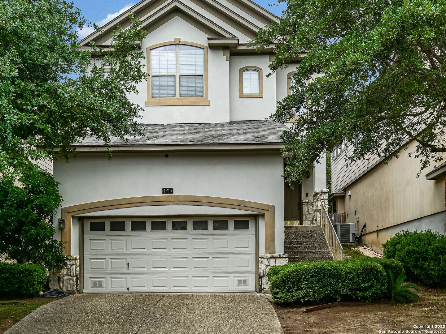 1215 Cresswell Cove