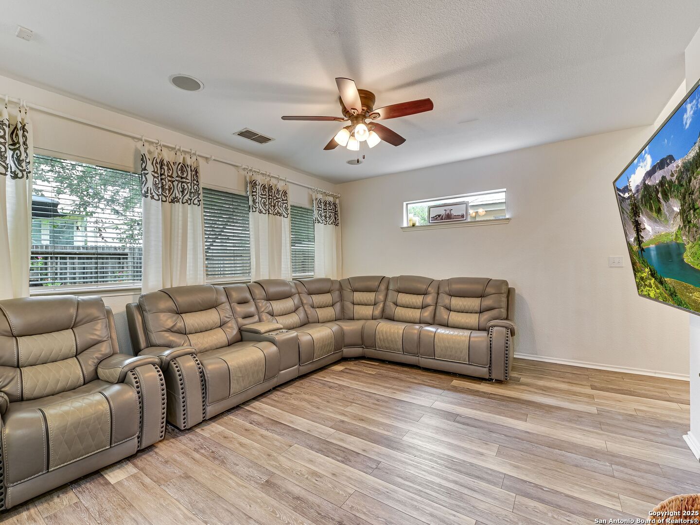 1215 Cresswell Cove