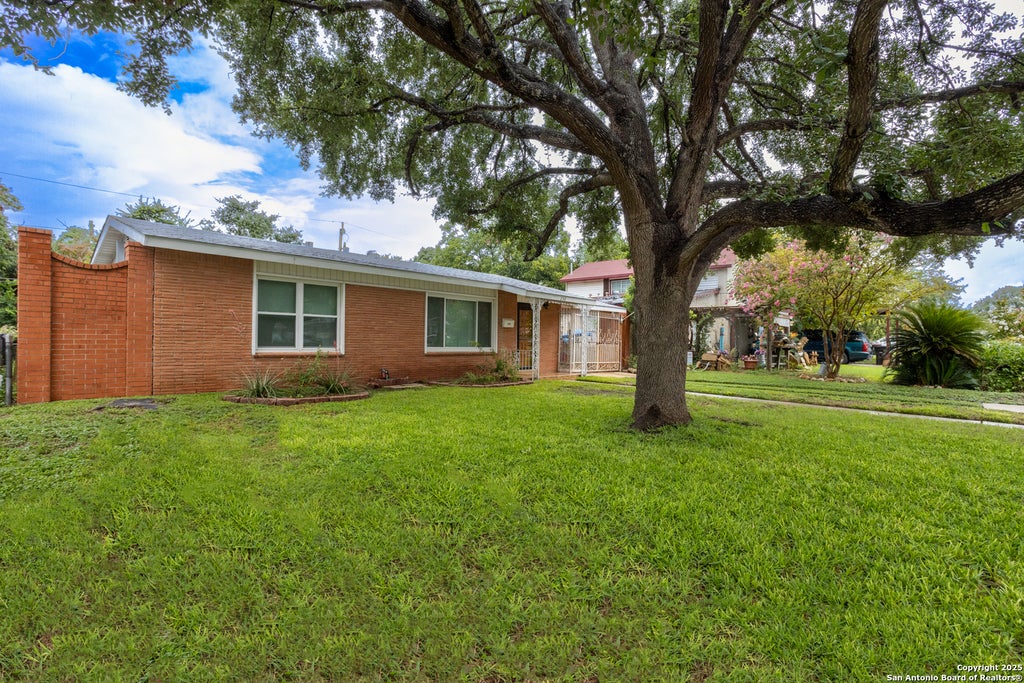 Photo of 230 Ravenhill, San Antonio, TX 78214 (MLS # 1865763)