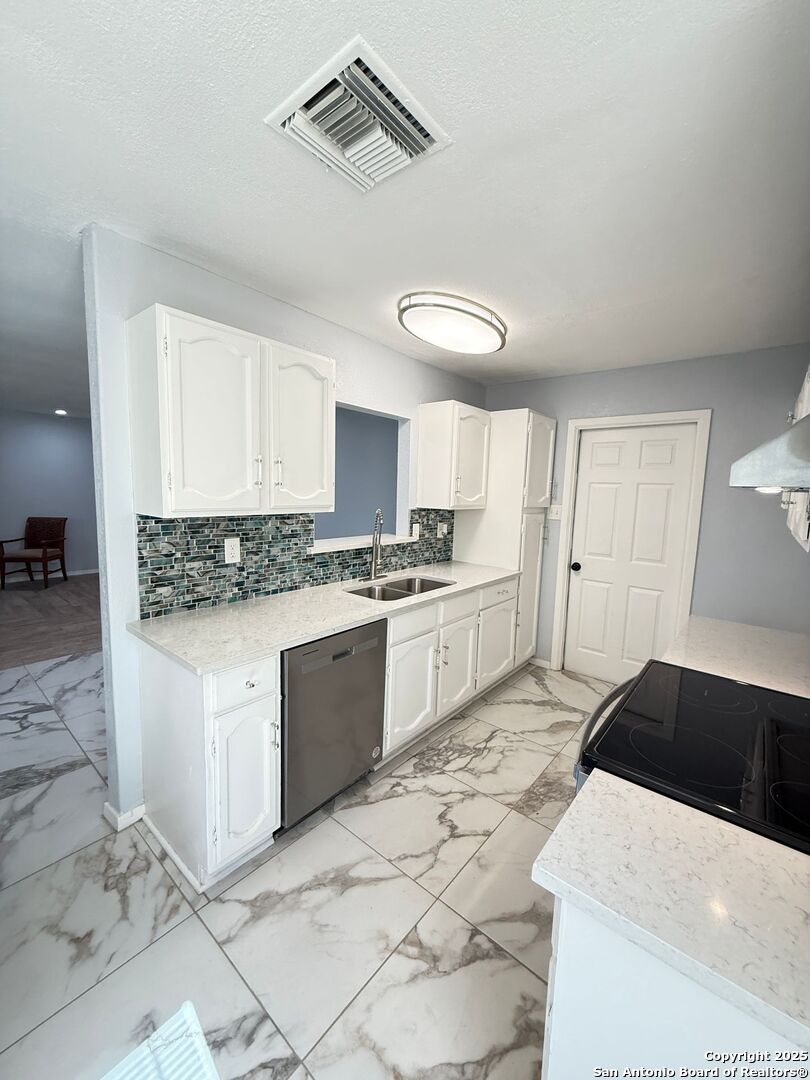 Kirby, Texas 78219, United States, 3 Bedrooms Bedrooms, ,2 BathroomsBathrooms,Residential,Active,153898