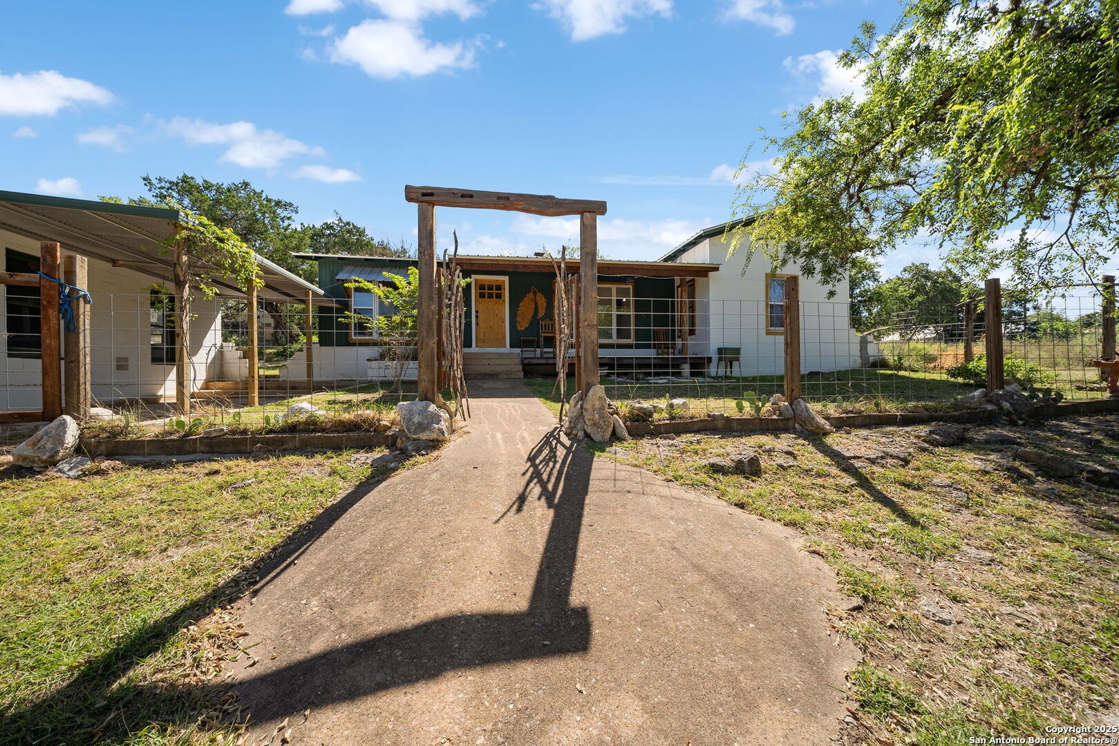 342 Cherokee Dr