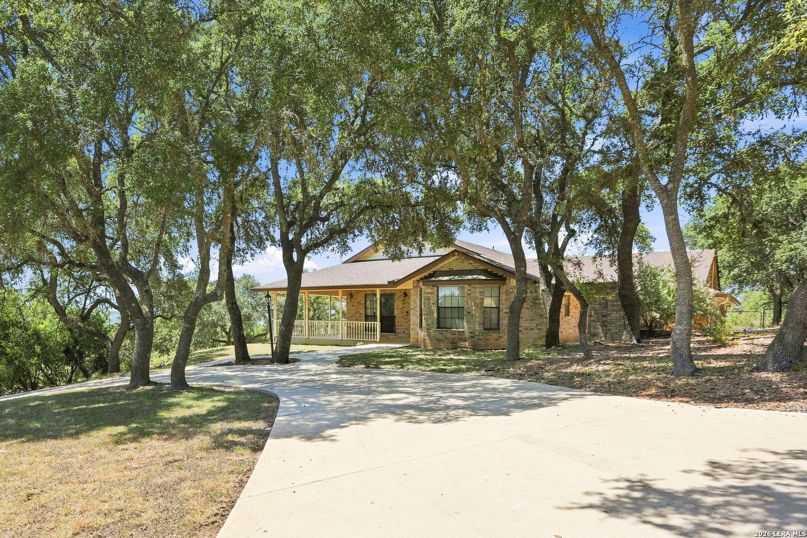 5691 CIRCLE OAK DR