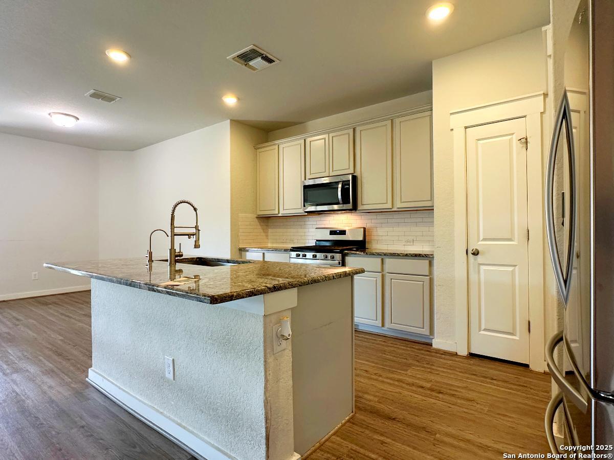 3906 GLENLOCH WAY