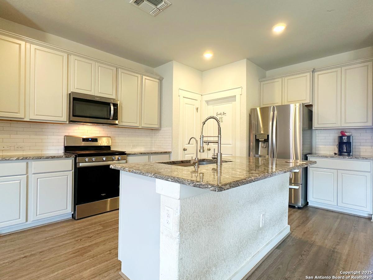 3906 GLENLOCH WAY