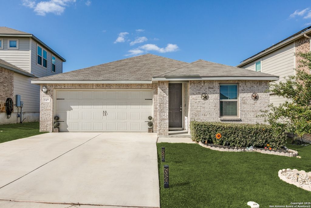 Photo of 217 Goodfella Ave, Cibolo, TX 78108 (MLS # 1923753)