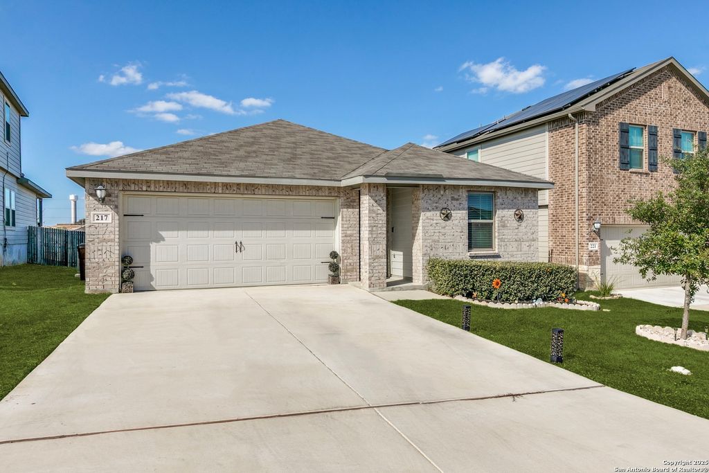 Photo of 217 Goodfella Ave, Cibolo, TX 78108 (MLS # 1923753)