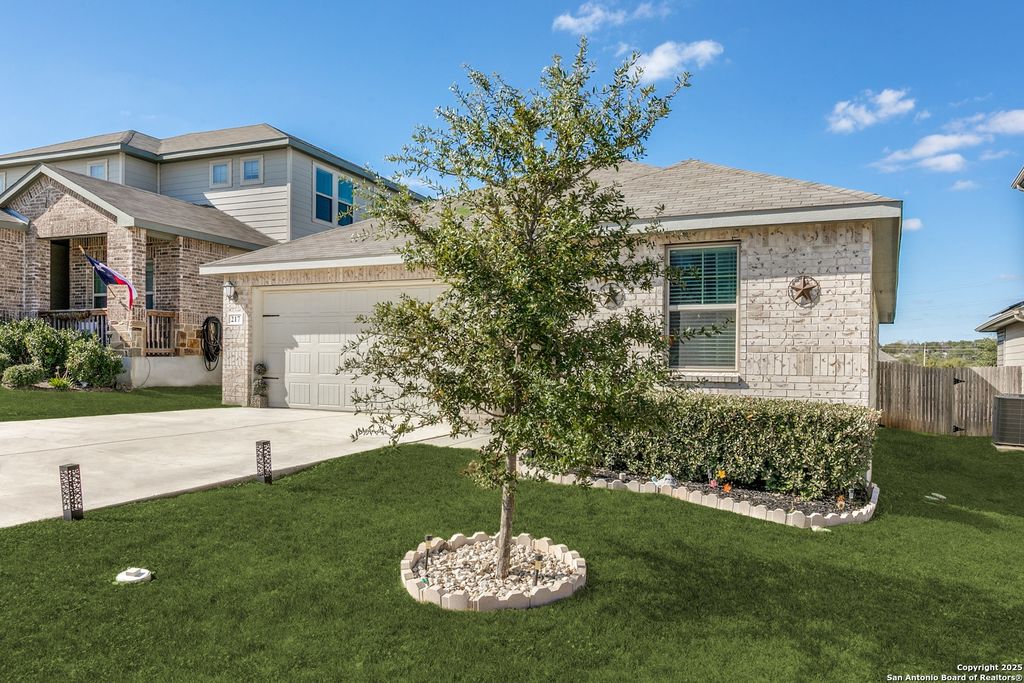 Photo of 217 Goodfella Ave, Cibolo, TX 78108 (MLS # 1923753)