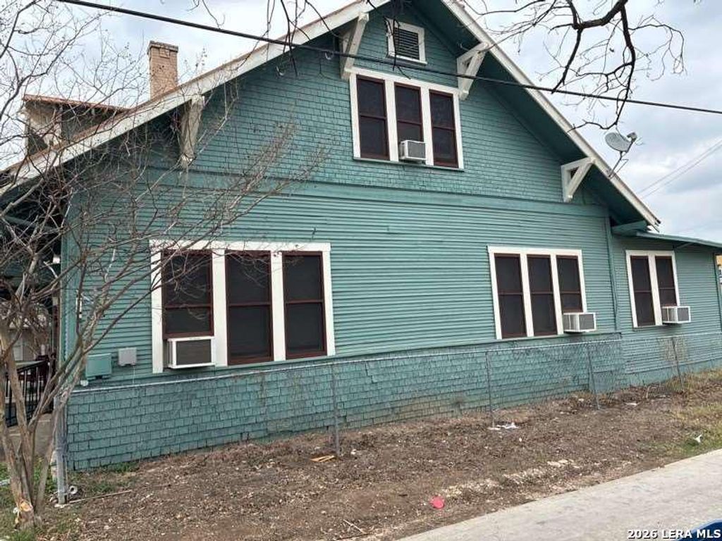 Photo of 520 Paschal, San Antonio, TX 78212 (MLS # 1950275)