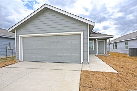 2412 Shady New Braunfels TX 78130