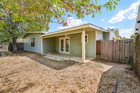 A home in Floresville