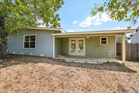 A home in Floresville