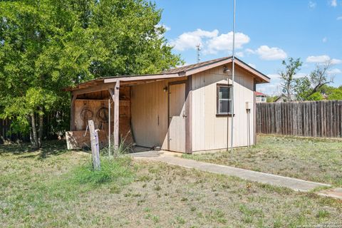 A home in Floresville