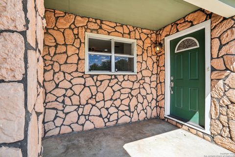 A home in Floresville