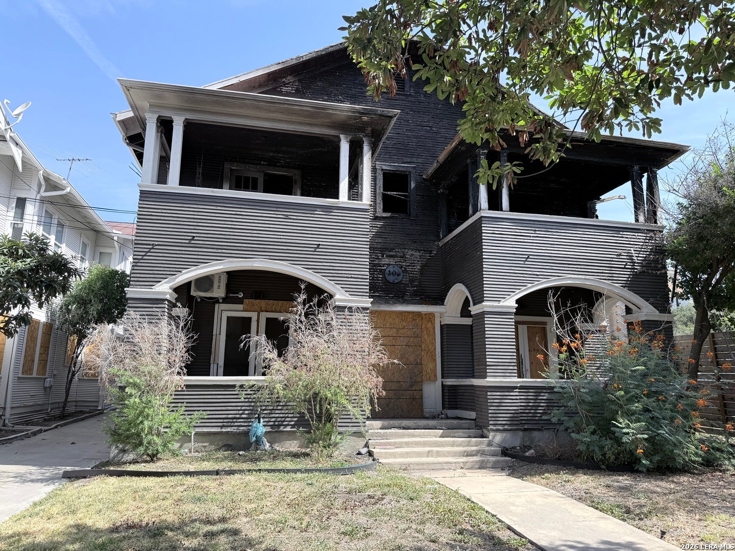 305 W POPLAR ST